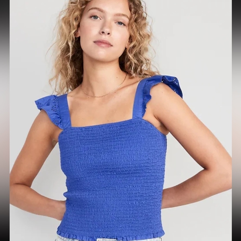 Old Navy Plus Size Blue eyelet flutter sleeve smocked crop top size 3X